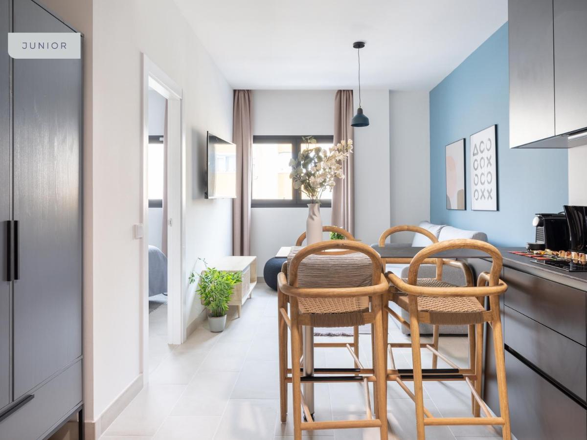 Limehome Sevilla Calle Torcuato Luca De Tena - Digital Access 외부 사진