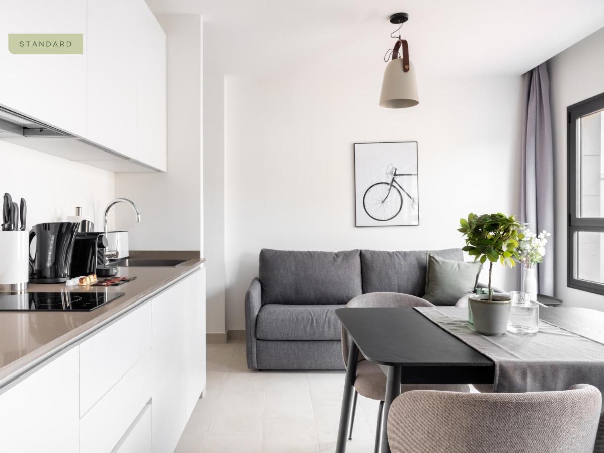 Limehome Sevilla Calle Torcuato Luca De Tena - Digital Access 외부 사진