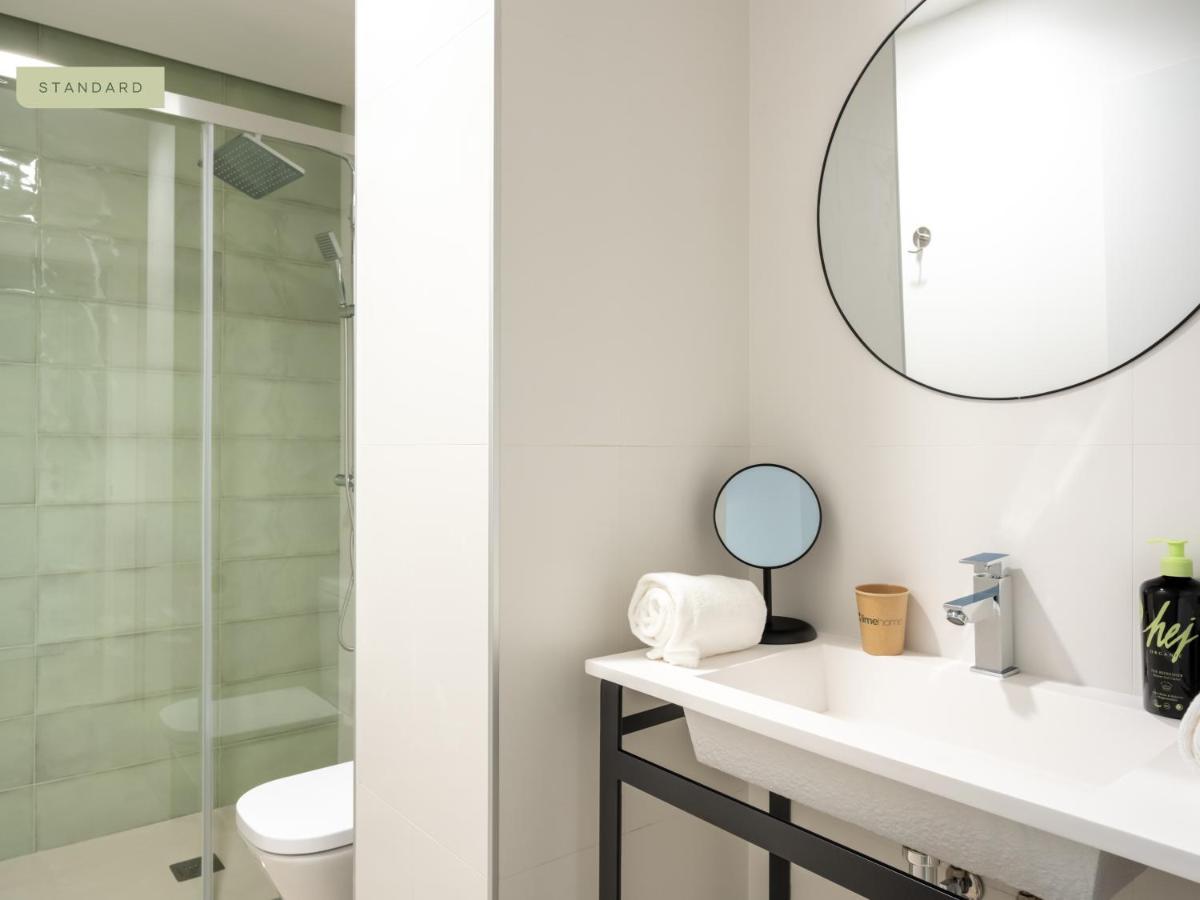 Limehome Sevilla Calle Torcuato Luca De Tena - Digital Access 외부 사진