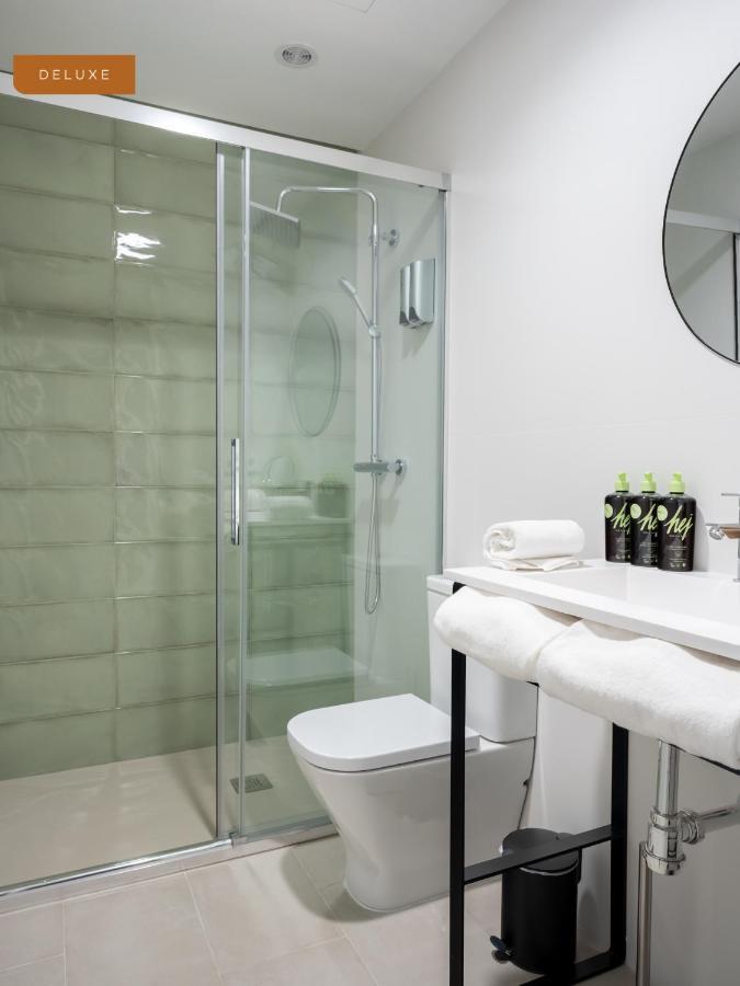 Limehome Sevilla Calle Torcuato Luca De Tena - Digital Access 외부 사진