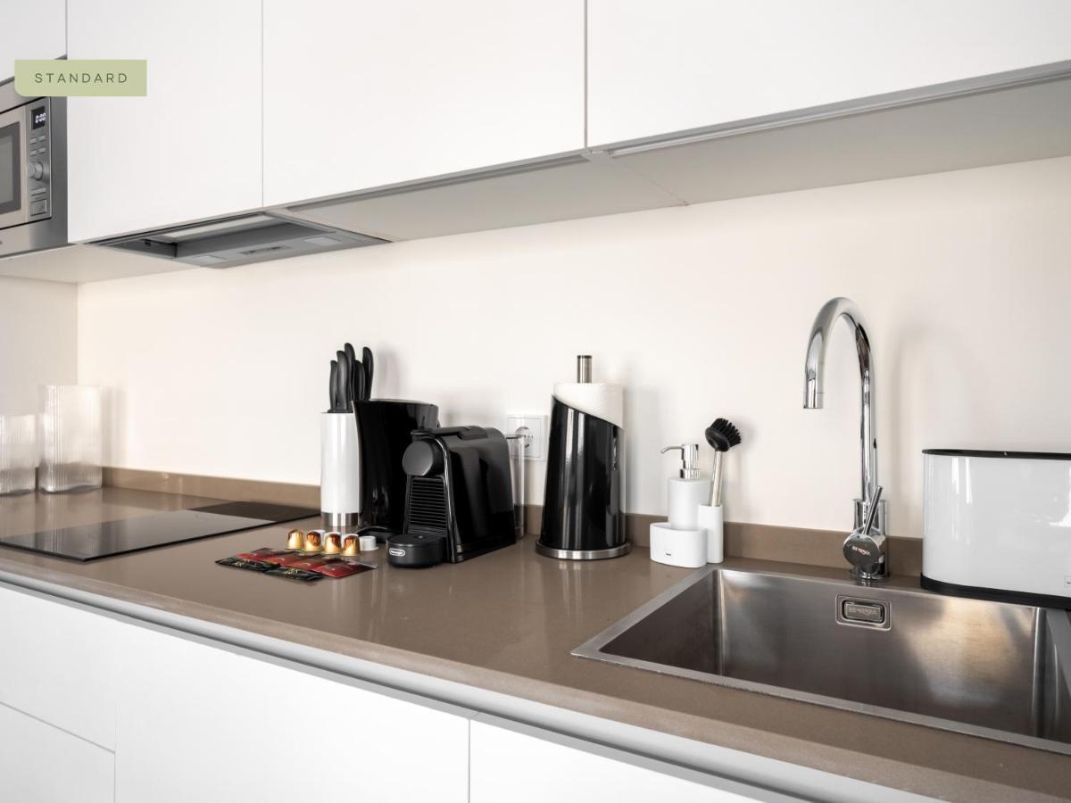 Limehome Sevilla Calle Torcuato Luca De Tena - Digital Access 외부 사진